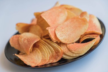 Tabakta patates cipsi