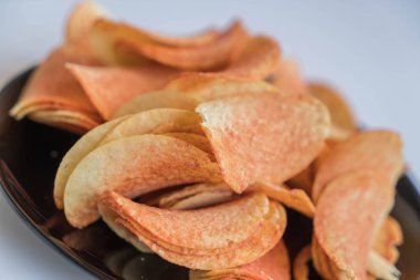 Tabakta patates cipsi