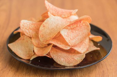 Tabakta patates cipsi