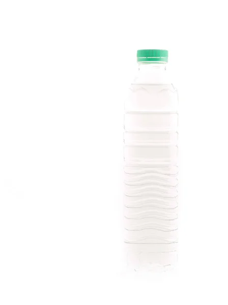 Wasserflasche auf weißem Hintergrund — Stockfoto