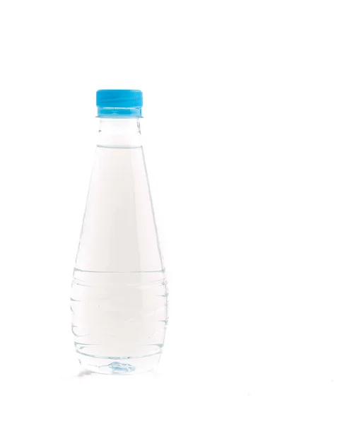 Garrafa de água no fundo branco — Fotografia de Stock