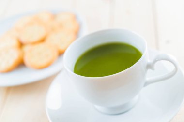 Tahta zemin üzerinde sıcak kibrit - Klasik film filtresi ile yumuşak odak