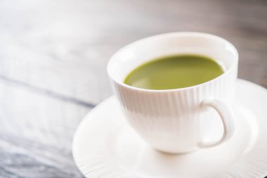 Tahta zemin üzerinde sıcak kibrit - Klasik film filtresi ile yumuşak odak