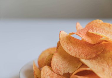 Tabakta patates cipsi