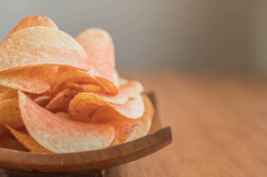 Tabakta patates cipsi