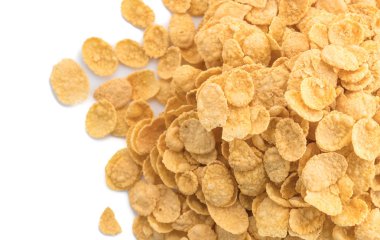 Beyaz arkaplanda mısır gevrekleri