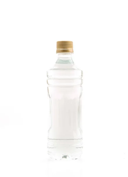 Μπουκάλι νερού σε λευκό φόντο — Φωτογραφία Αρχείου