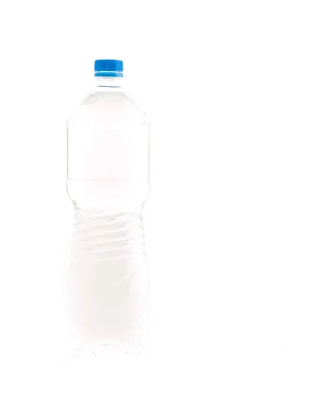 Wasserflasche auf weißem Hintergrund — Stockfoto