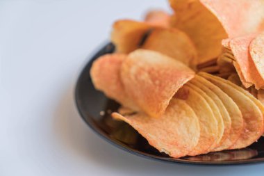 Tabakta patates cipsi