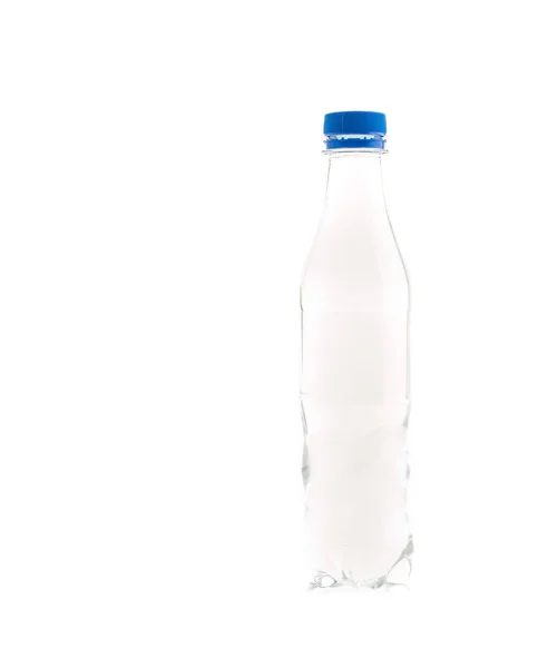 Wasserflasche auf weißem Hintergrund — Stockfoto