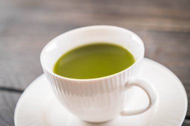 Tahta zemin üzerinde sıcak kibrit - Klasik film filtresi ile yumuşak odak