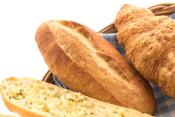 Brot auf weißem Hintergrund mischen — Stockfoto