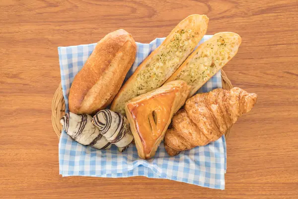Misturar pão no fundo de madeira — Fotografia de Stock