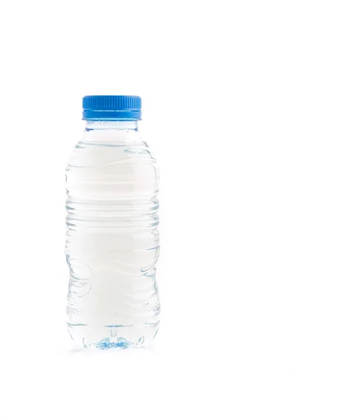 Wasserflasche auf weißem Hintergrund — Stockfoto