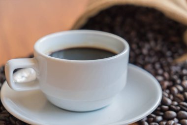 siyah kahve fincanı