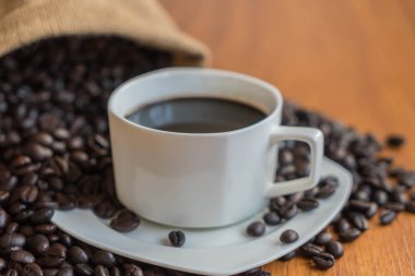 siyah kahve fincanı