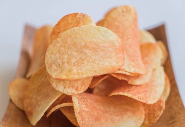 Tabakta patates cipsi