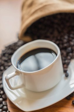 siyah kahve fincanı