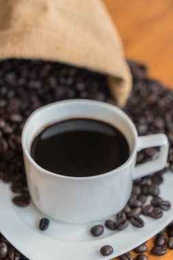 siyah kahve fincanı