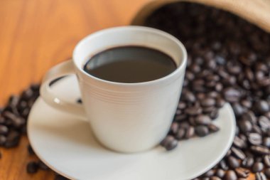 siyah kahve fincanı