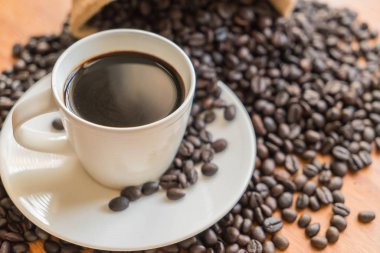 siyah kahve fincanı