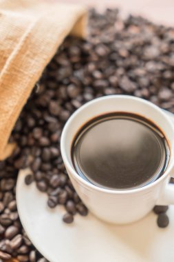 siyah kahve fincanı