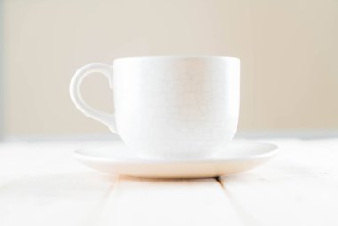 Tahta zemin üzerinde sıcak kibrit - Klasik film filtresi ile yumuşak odak