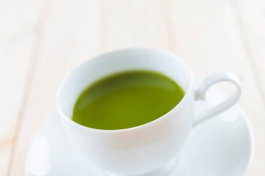 Tahta zemin üzerinde sıcak kibrit - Klasik film filtresi ile yumuşak odak