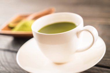 Tahta zemin üzerinde sıcak kibrit - Klasik film filtresi ile yumuşak odak