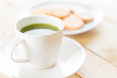 Tahta zemin üzerinde sıcak kibrit - Klasik film filtresi ile yumuşak odak