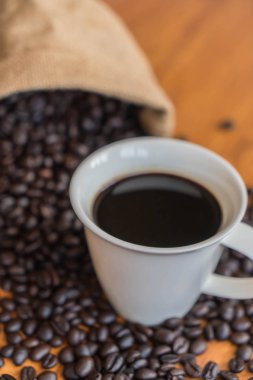 siyah kahve fincanı