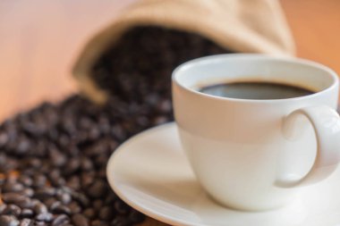 siyah kahve fincanı