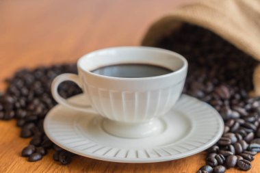 siyah kahve fincanı