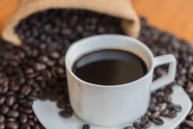 siyah kahve fincanı