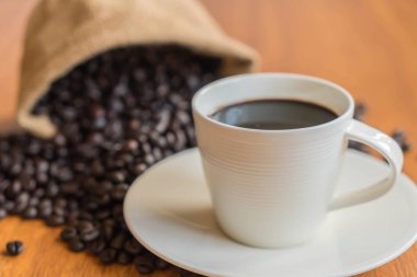 siyah kahve fincanı