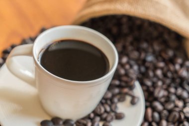 siyah kahve fincanı