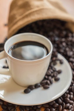 siyah kahve fincanı