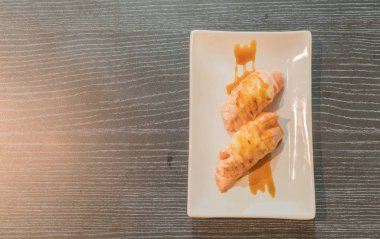 Somon mayo nigiri yandı