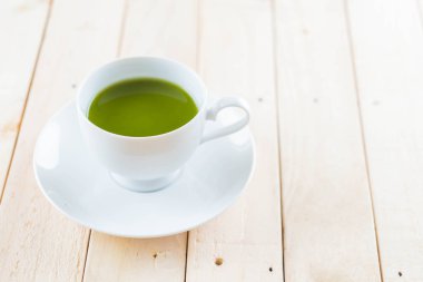 Tahta zemin üzerinde sıcak kibrit - Klasik film filtresi ile yumuşak odak