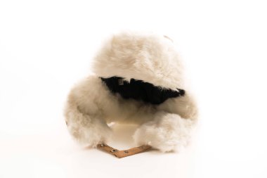 Beyaz arka plan üzerinde kış şapka