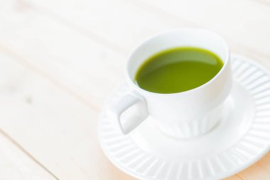 Tahta zemin üzerinde sıcak kibrit - Klasik film filtresi ile yumuşak odak