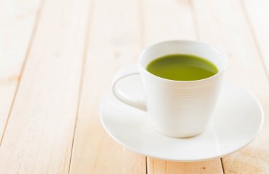 Tahta zemin üzerinde sıcak kibrit - Klasik film filtresi ile yumuşak odak