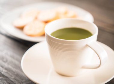 Tahta zemin üzerinde sıcak kibrit - Klasik film filtresi ile yumuşak odak