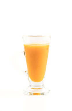 Beyaz arka plan üzerinde kabak suyu