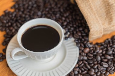 siyah kahve fincanı