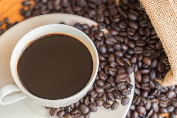 siyah kahve fincanı