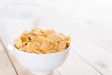 süt ve Mısır gevreği