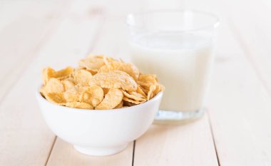 süt ve Mısır gevreği