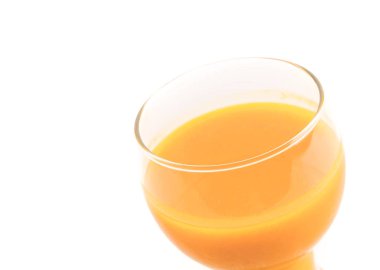 Beyaz arka plan üzerinde kabak suyu