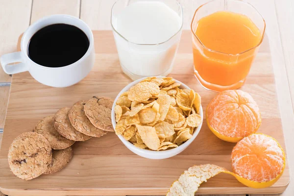 Mesa de desayuno conjunto —  Fotos de Stock